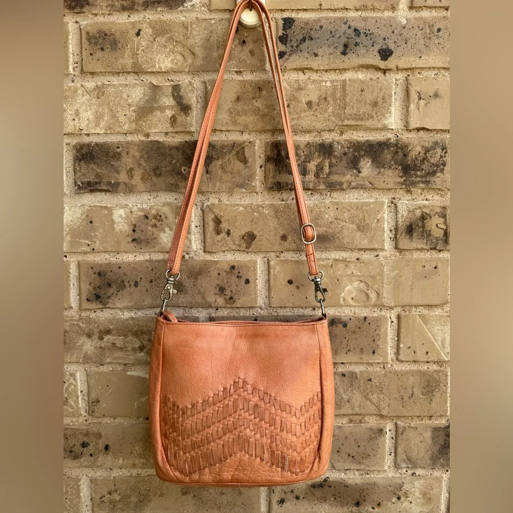 Day and Mood leather Peony Crossbody bag woven design - Picture 1 of 13